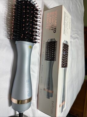 Bellezza Volumized Blowout Hot Air Brush 1000W 2 Speed & 3 Heat Settings